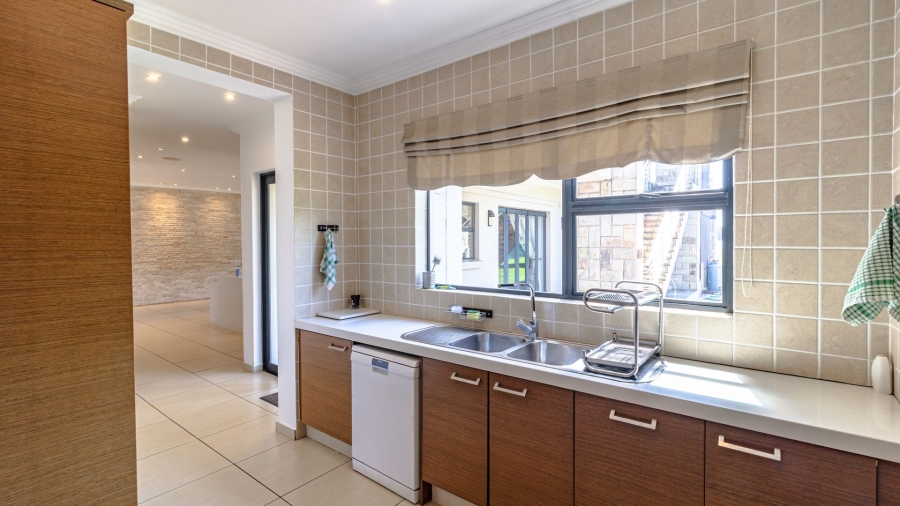 7 Bedroom Property for Sale in Oranjeville Free State